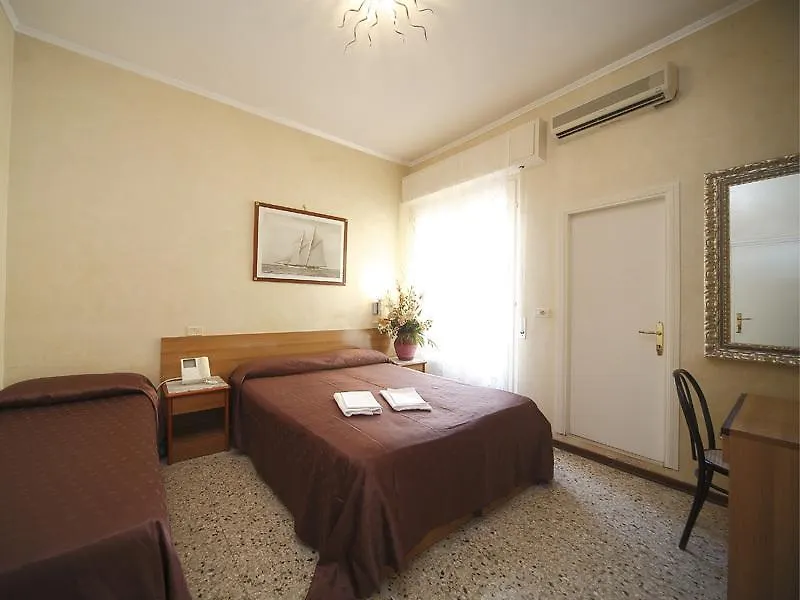 Hotel Villa Katia 里米尼 3*,  意大利