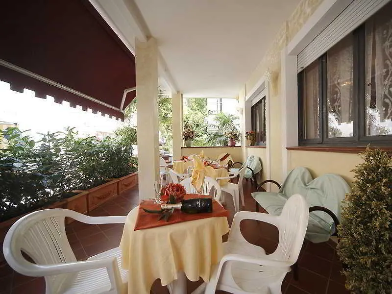 ***  Hotel Villa Katia 里米尼 意大利